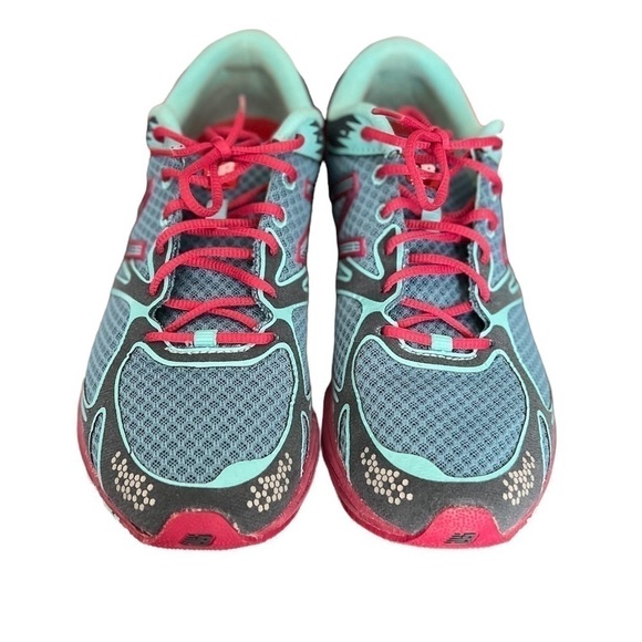 New Balance Running Shoes - Picture 2 of 5